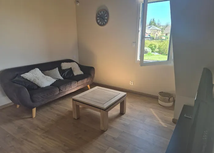 Maison Paisible Et Agreable * Salles-Curan